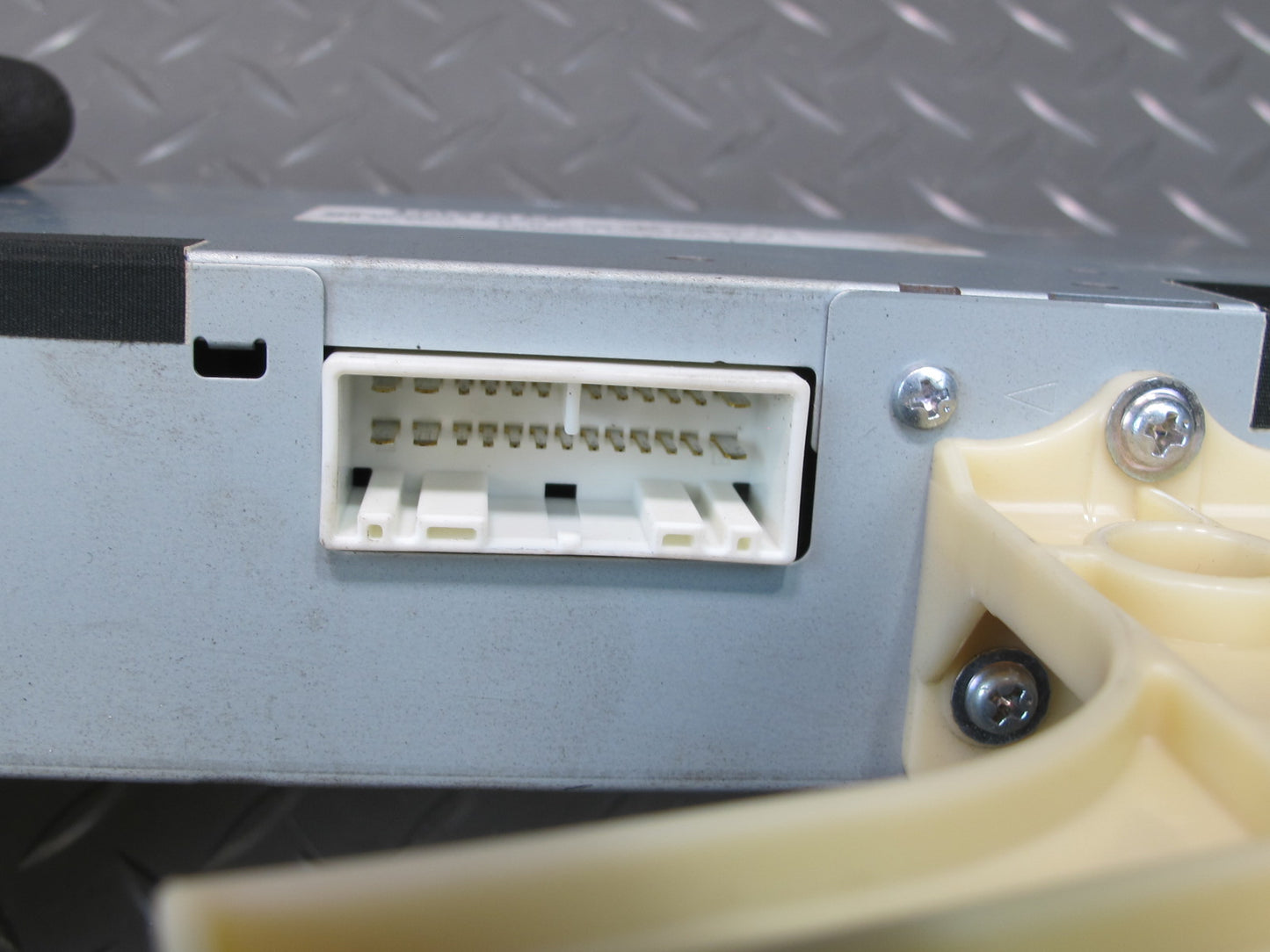 04-06 Lexus UCF30L LS430 Pioneer Audio Radio AMP Amplifier 86180-50190 OEM