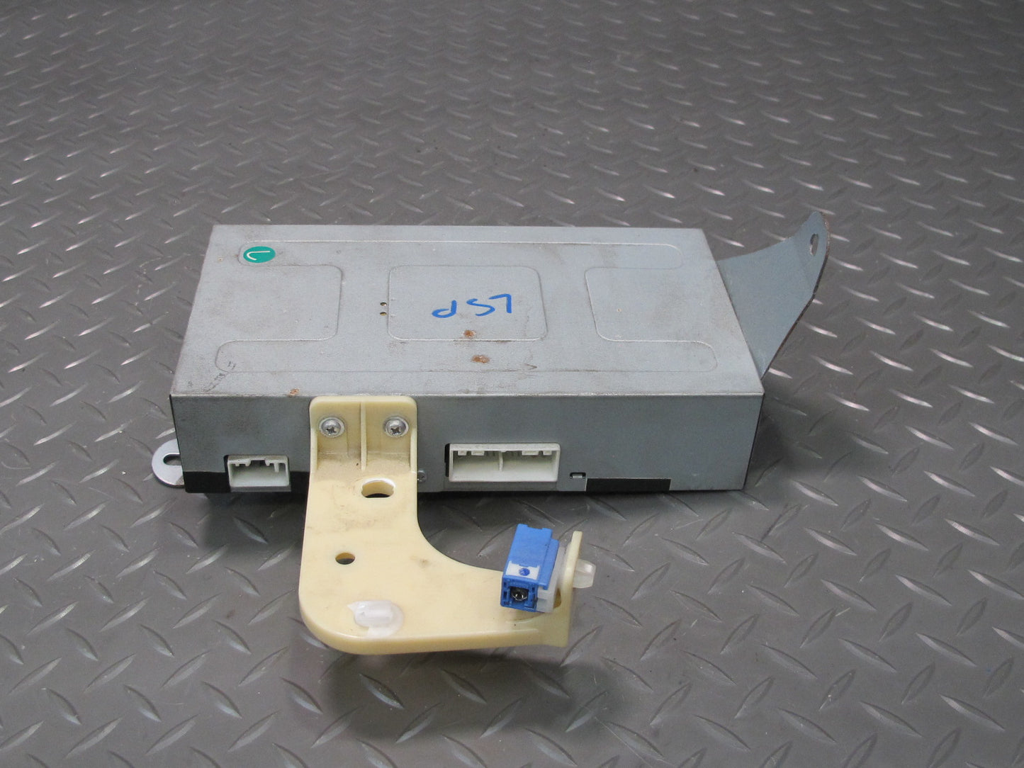 04-06 Lexus UCF30L LS430 Pioneer Audio Radio AMP Amplifier 86180-50190 OEM