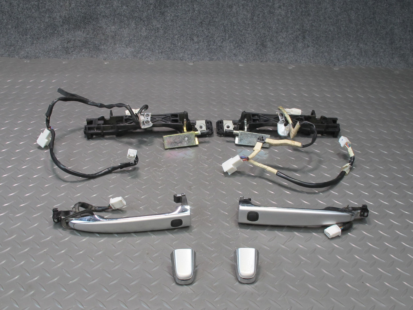 04-06 Lexus LS430 Rear Left & Right Door Exterior Handle Set w Keyless OEM