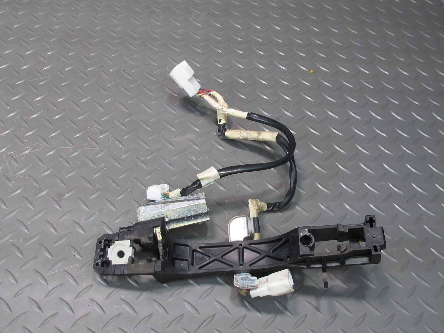 04-06 Lexus LS430 Rear Left & Right Door Exterior Handle Set w Keyless OEM