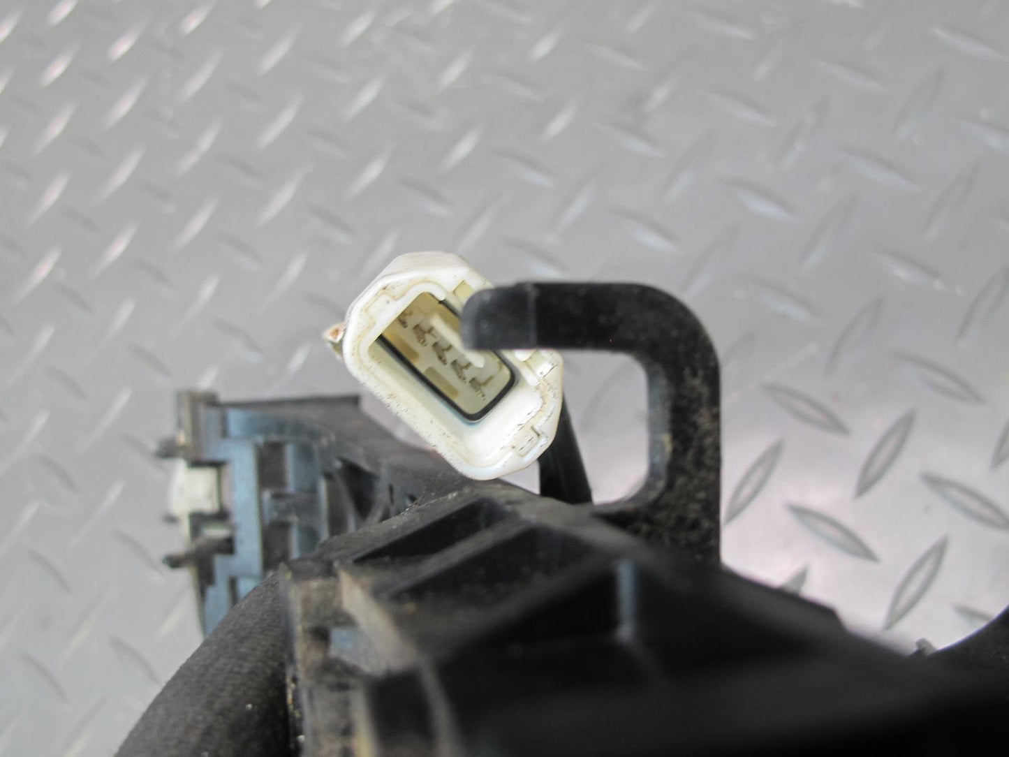 04-06 Lexus LS430 Rear Left & Right Door Exterior Handle Set w Keyless OEM