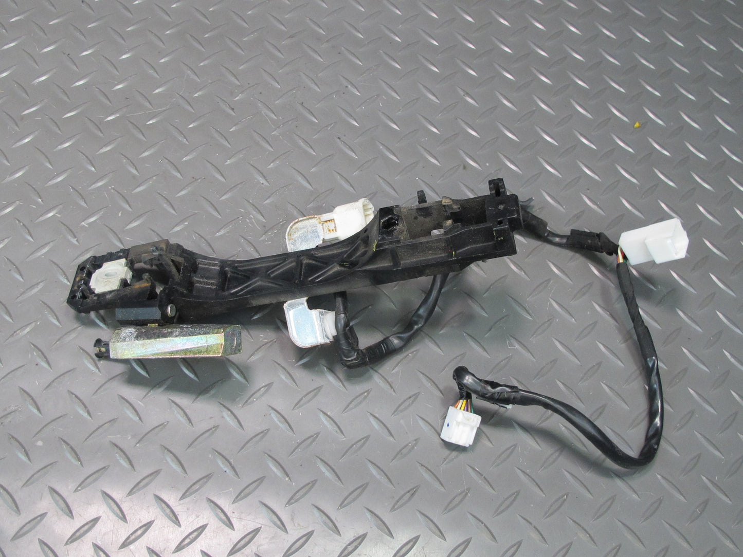 04-06 Lexus LS430 Rear Left & Right Door Exterior Handle Set w Keyless OEM