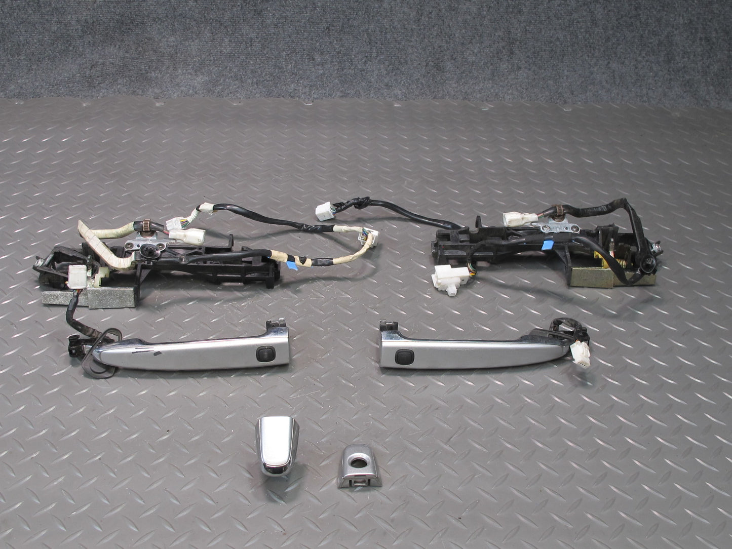 04-06 Lexus LS430 Front Left & Right Door Exterior Handle Set w Keyless  OEM