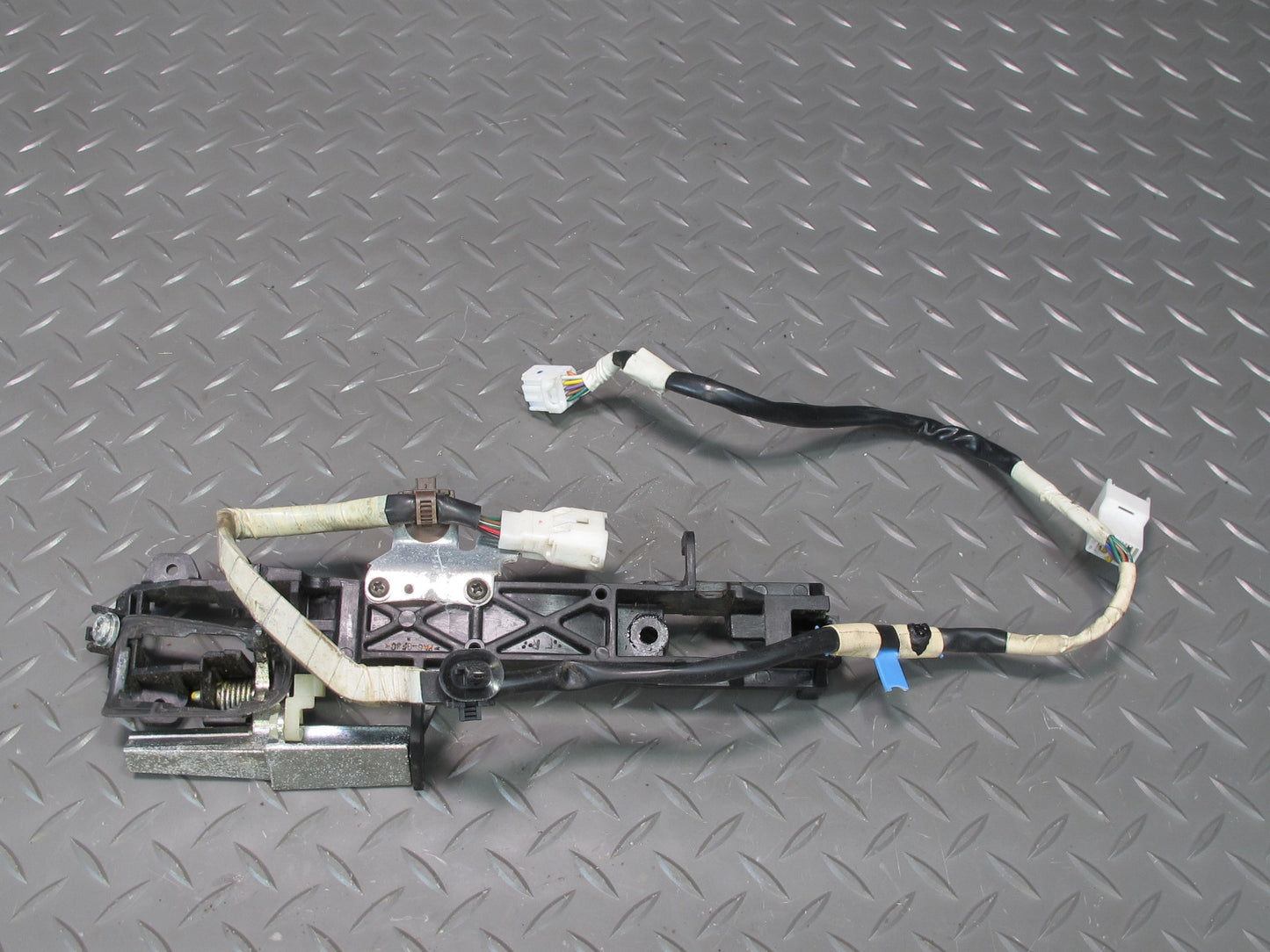 04-06 Lexus LS430 Front Left & Right Door Exterior Handle Set w Keyless  OEM