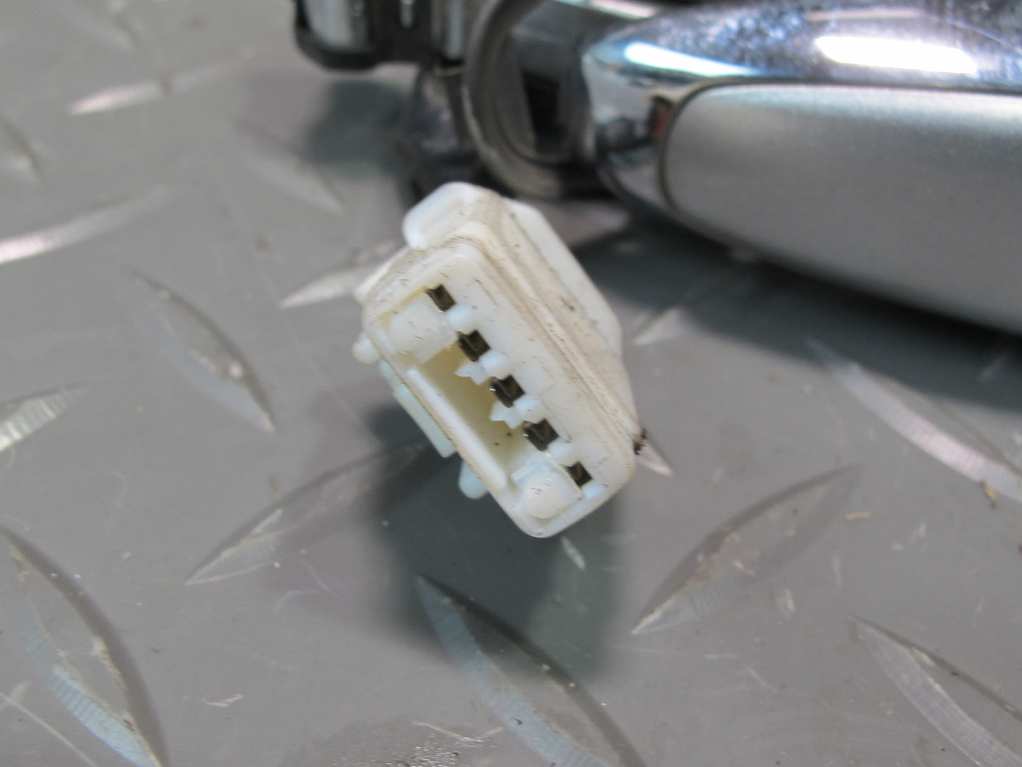 04-06 Lexus LS430 Front Left & Right Door Exterior Handle Set w Keyless  OEM