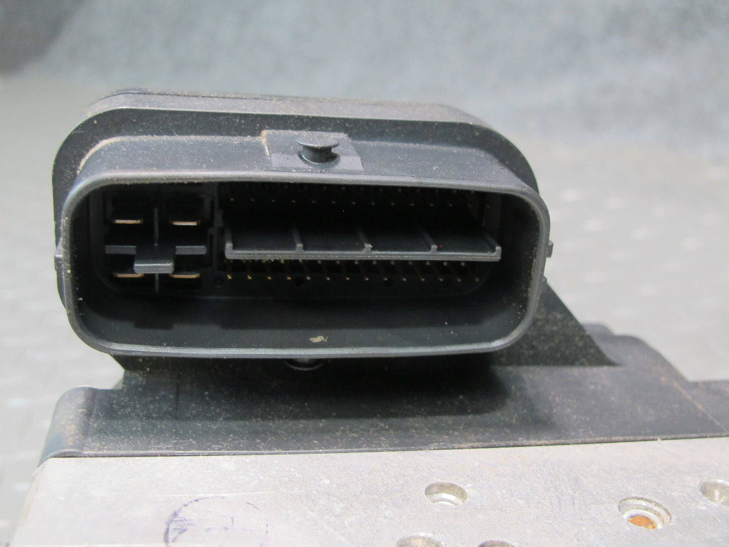 04-06 Lexus UCF30L LS430 Anti Lock Brake ABS Pump Module OEM