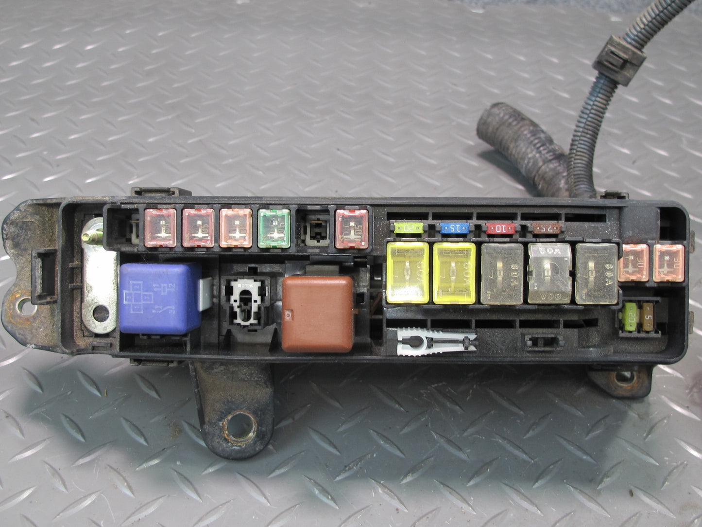 04-06 Lexus UCF30L LS430 Under Hood Junction Relay Fuse Box OEM