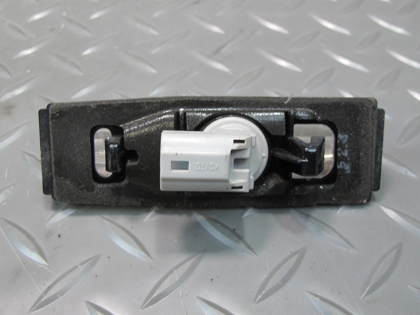 01-06 Lexus UCF30L LS430 Set of 2 Rear Trunk License Plate Light Lamp OEM