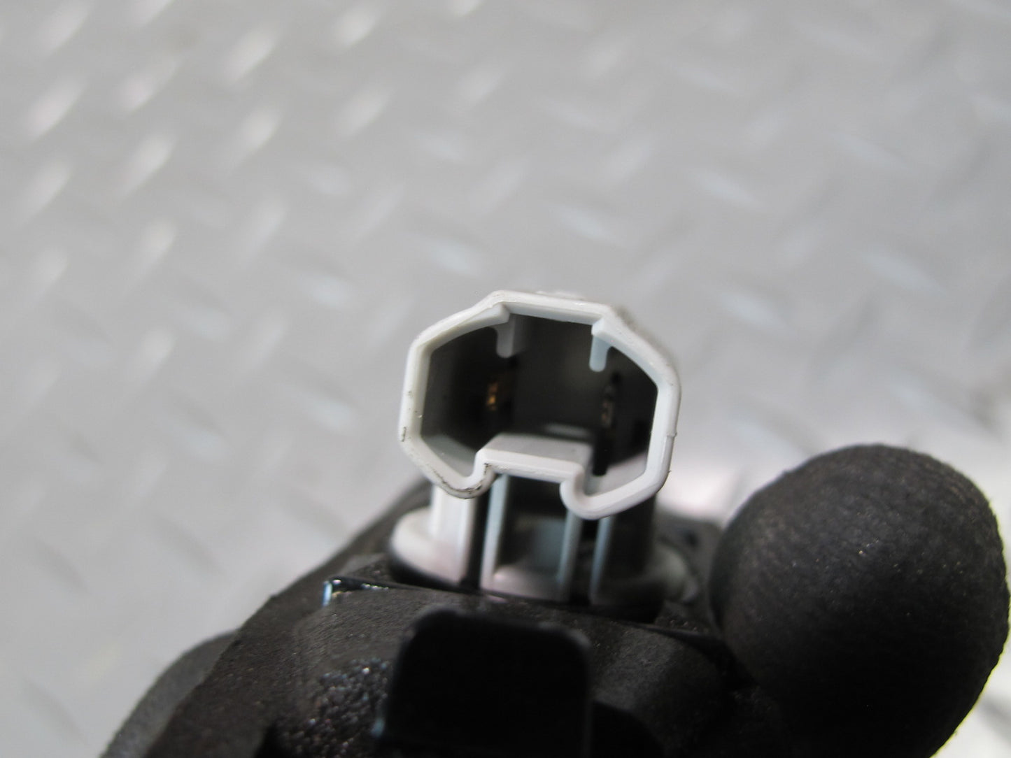 01-06 Lexus UCF30L LS430 Set of 2 Rear Trunk License Plate Light Lamp OEM