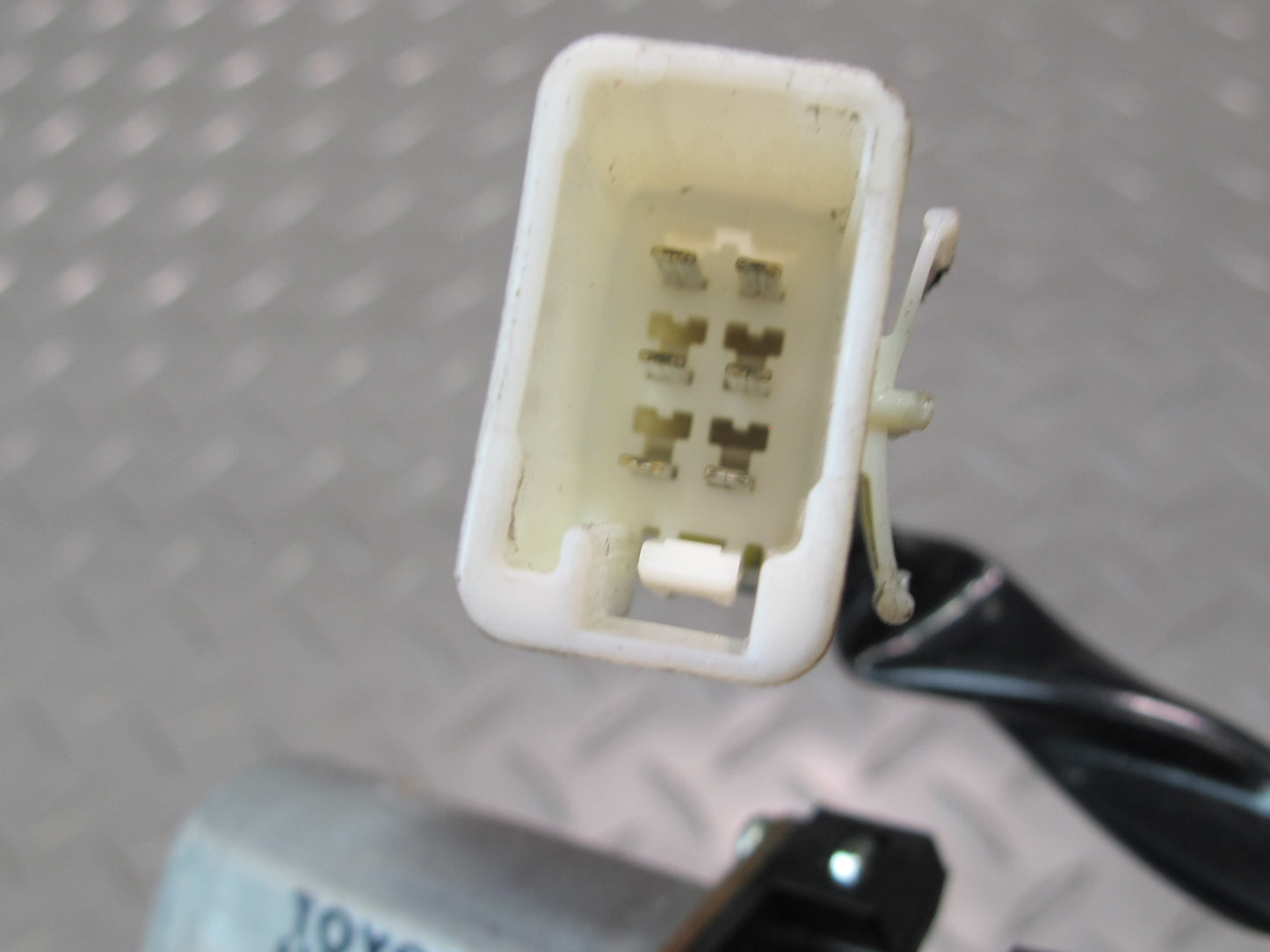 01-06 Lexus UCF30L LS430 Rear Trunk Deck Lid Lock Latch Actuator Motor OEM