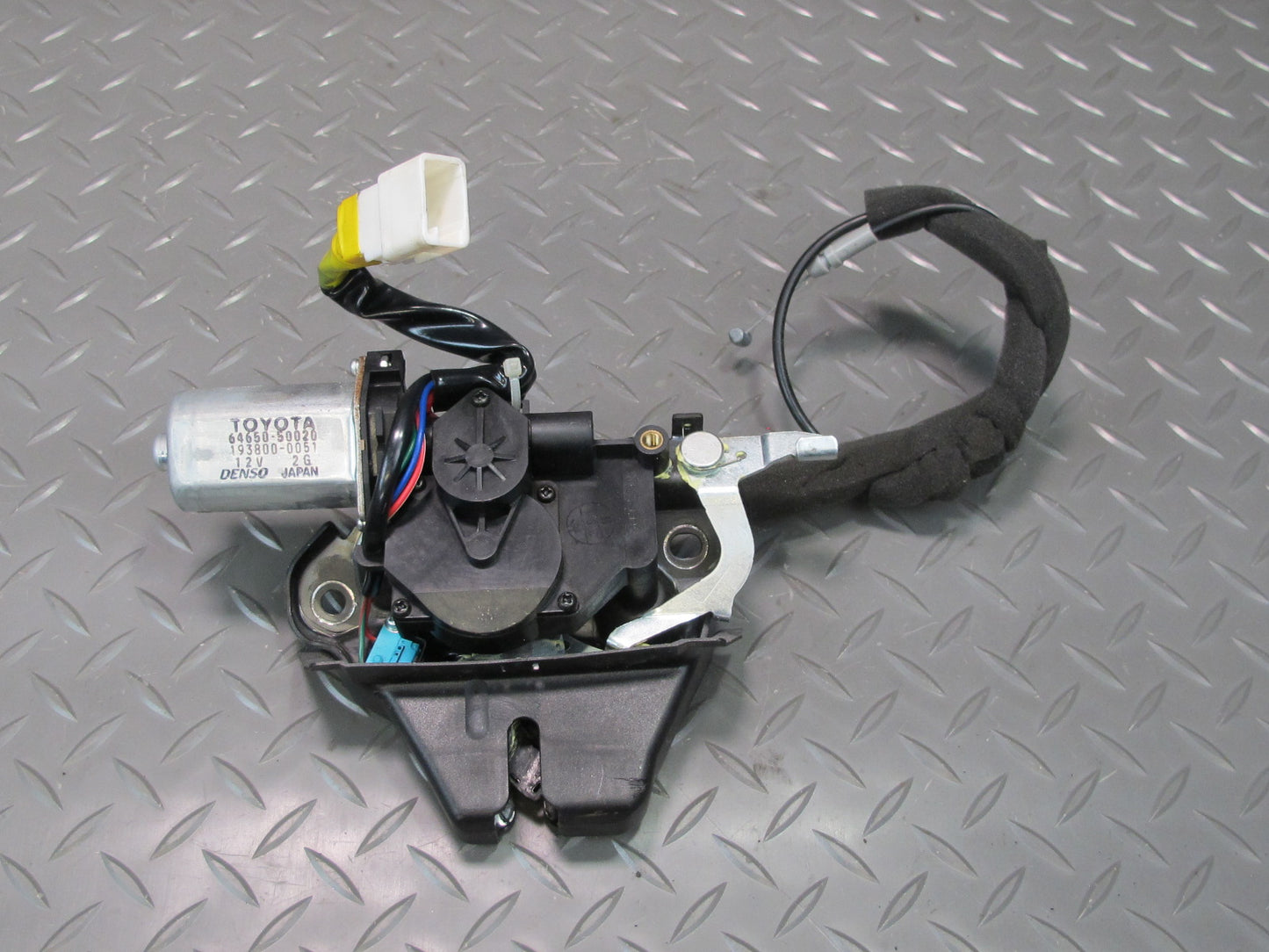 01-06 Lexus UCF30L LS430 Rear Trunk Deck Lid Lock Latch Actuator Motor OEM