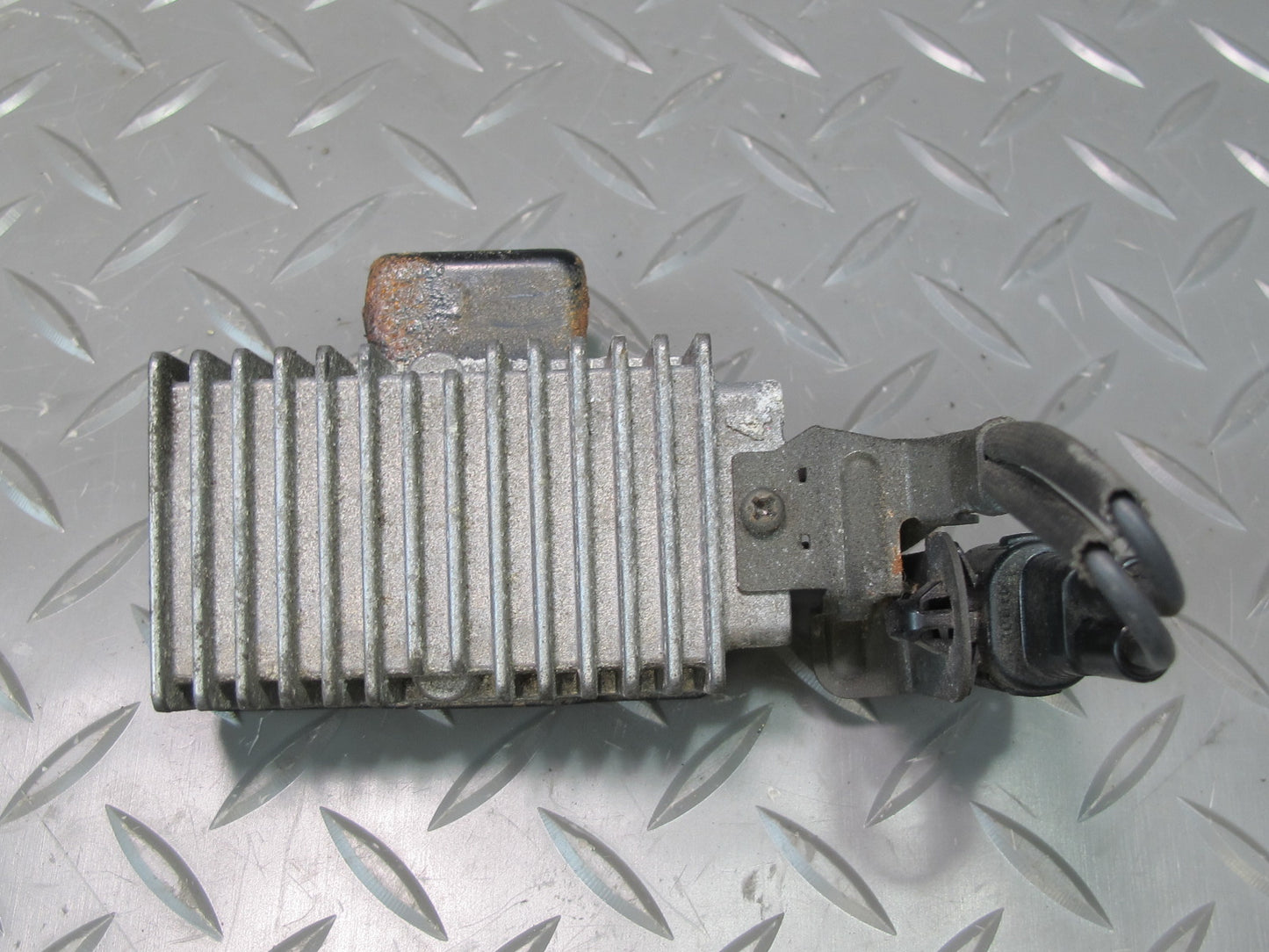 04-06 Lexus UCF30L LS430 Fuel Pump Resistor Module 23080-50140 OEM