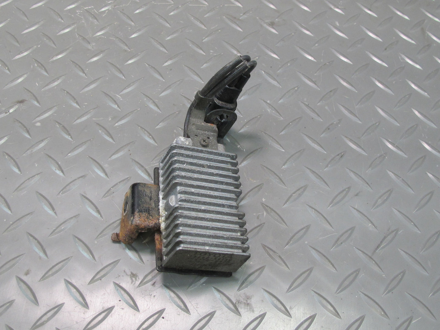 04-06 Lexus UCF30L LS430 Fuel Pump Resistor Module 23080-50140 OEM