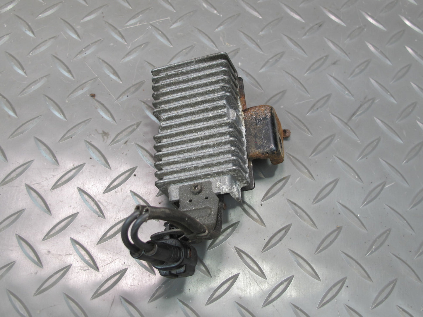 04-06 Lexus UCF30L LS430 Fuel Pump Resistor Module 23080-50140 OEM