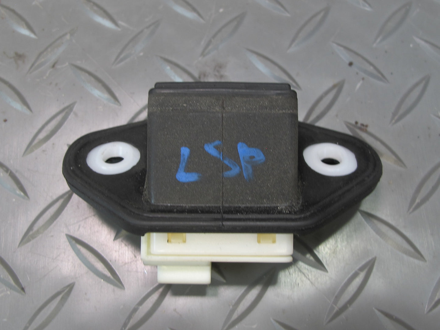 04-06 Lexus UCF30L LS430 Rear Trunk Lid Tailgate Open Switch OEM