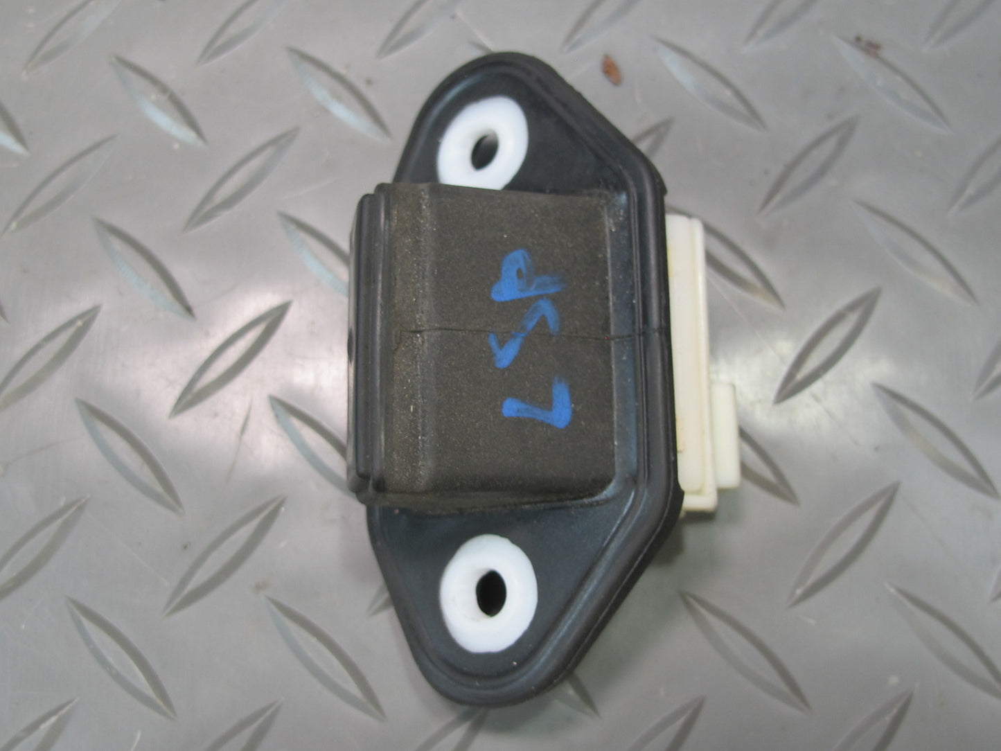 04-06 Lexus UCF30L LS430 Rear Trunk Lid Tailgate Open Switch OEM