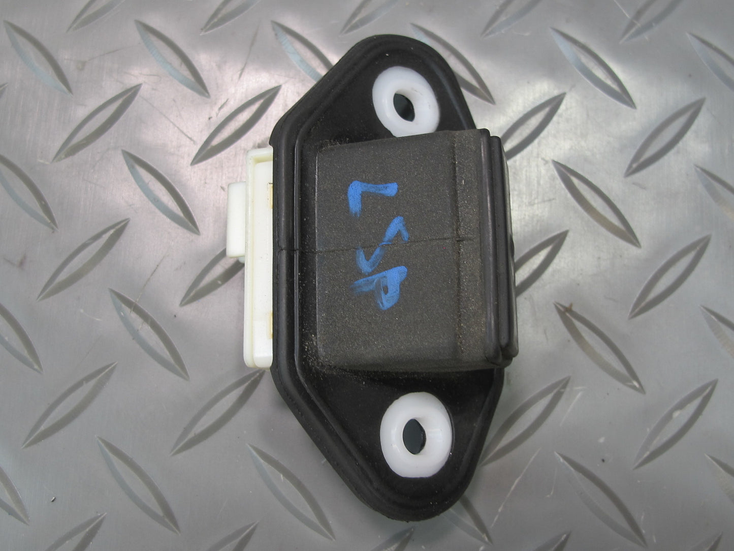 04-06 Lexus UCF30L LS430 Rear Trunk Lid Tailgate Open Switch OEM