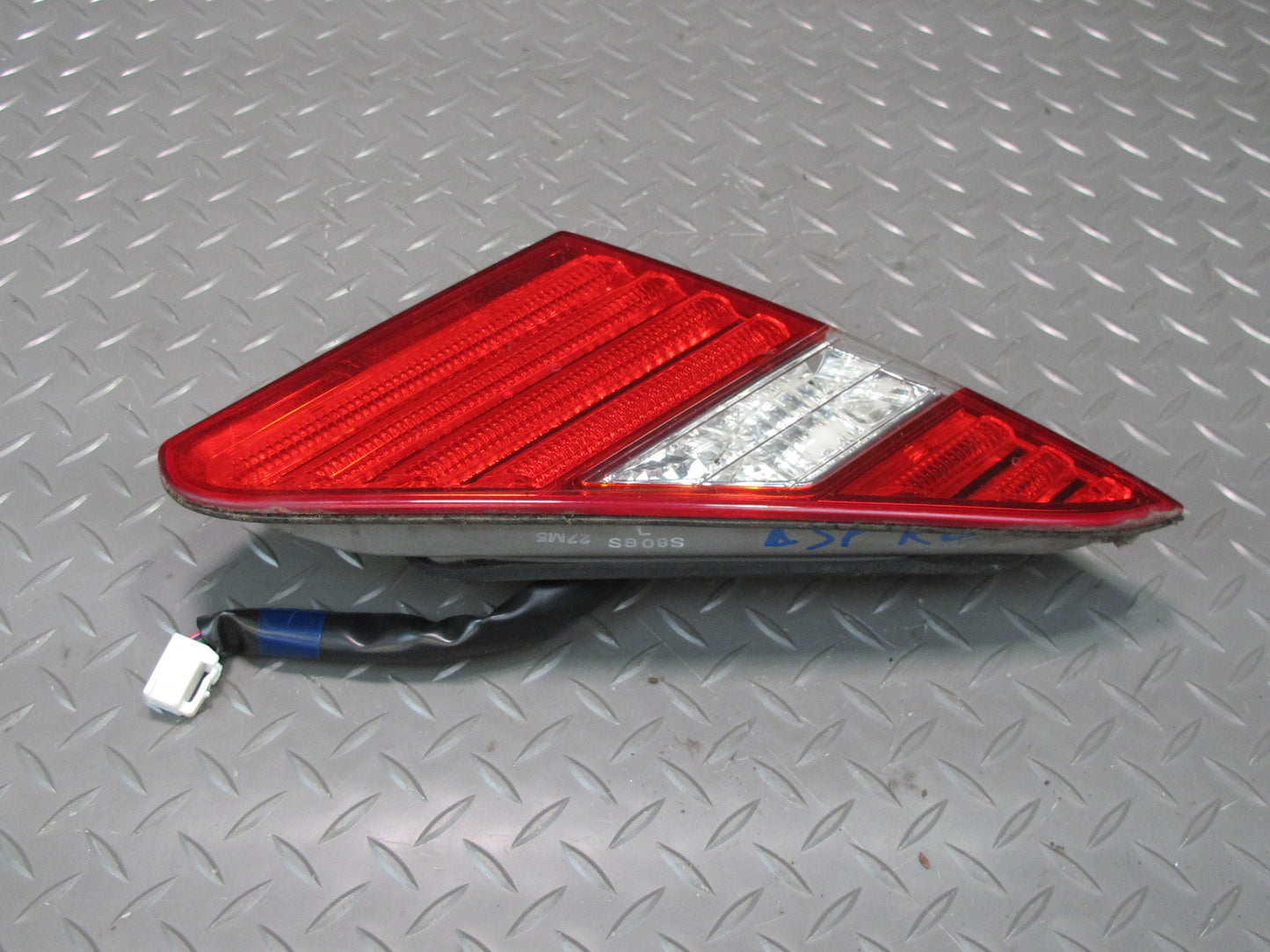 04-06 Lexus UCF30L LS430 Rear Left Inner Trunk Lid Tail Light Lamp OEM