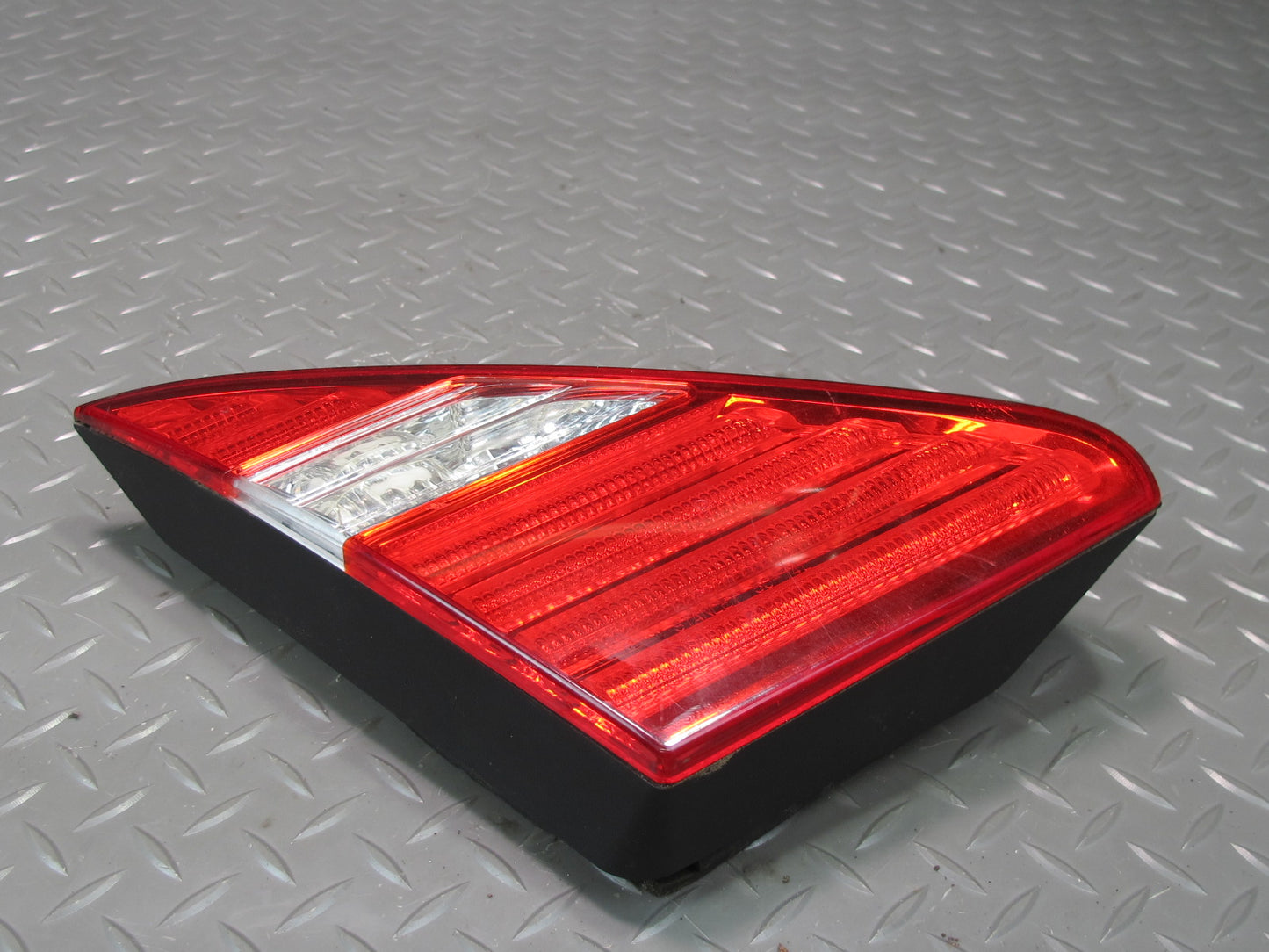 04-06 Lexus UCF30L LS430 Rear Left Inner Trunk Lid Tail Light Lamp OEM