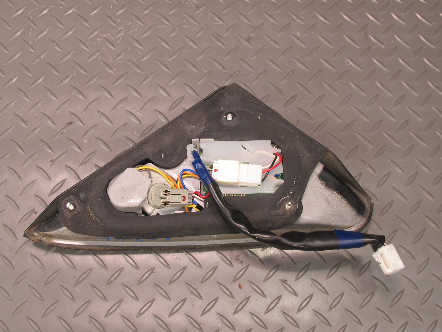 04-06 Lexus UCF30L LS430 Rear Left Inner Trunk Lid Tail Light Lamp OEM