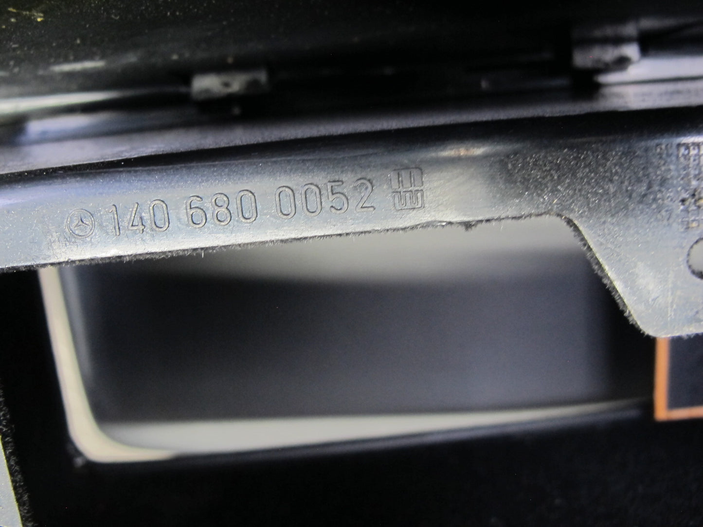 96-99 Mercedes W140 C140 CL Coupe Center Console Trim Cover Panel w Armrest OEM