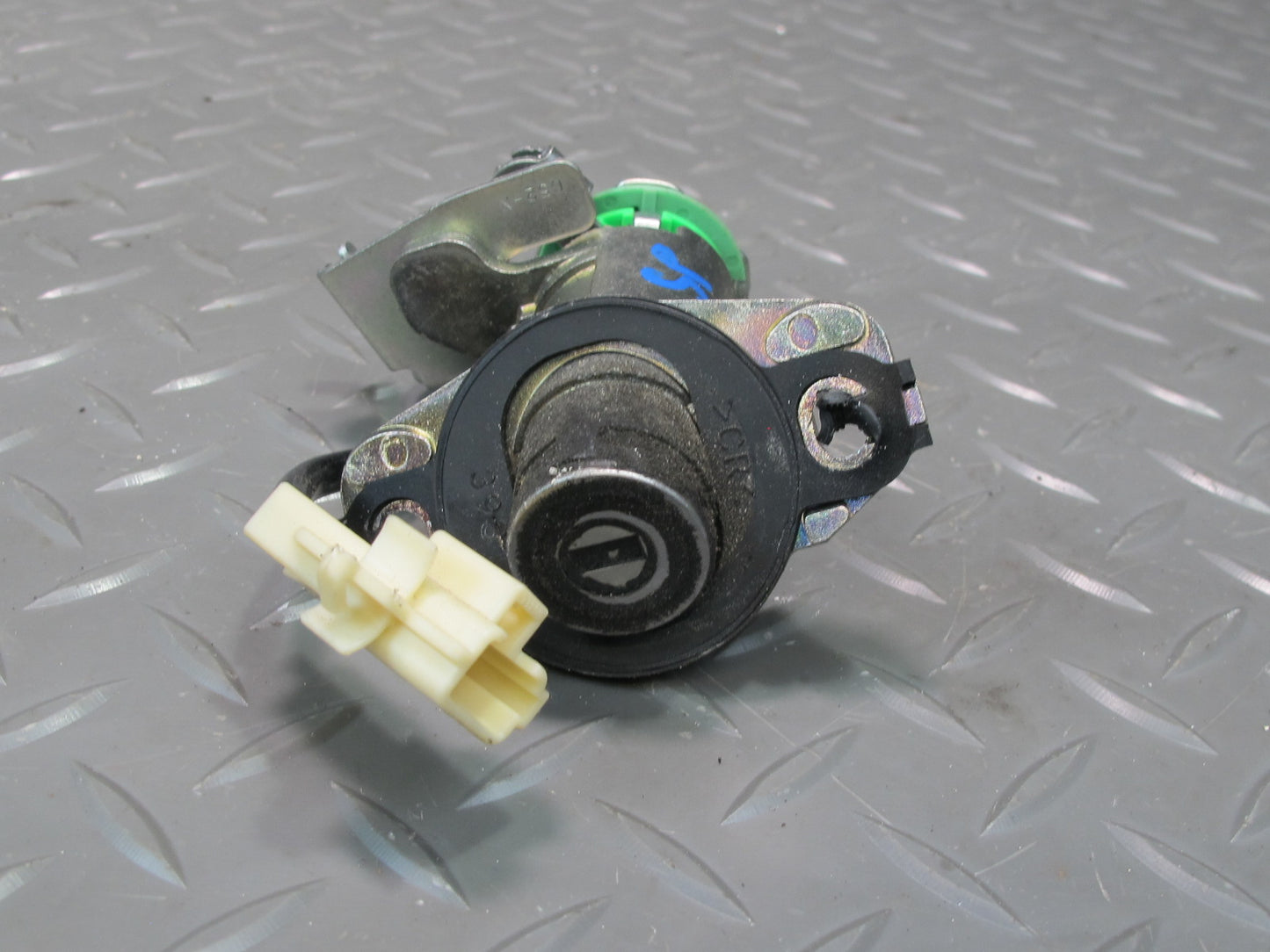 2005 Lexus UCF30L LS430 3UZFE Engine ECU ECM Ignition Trunk Door Lock KEY Set