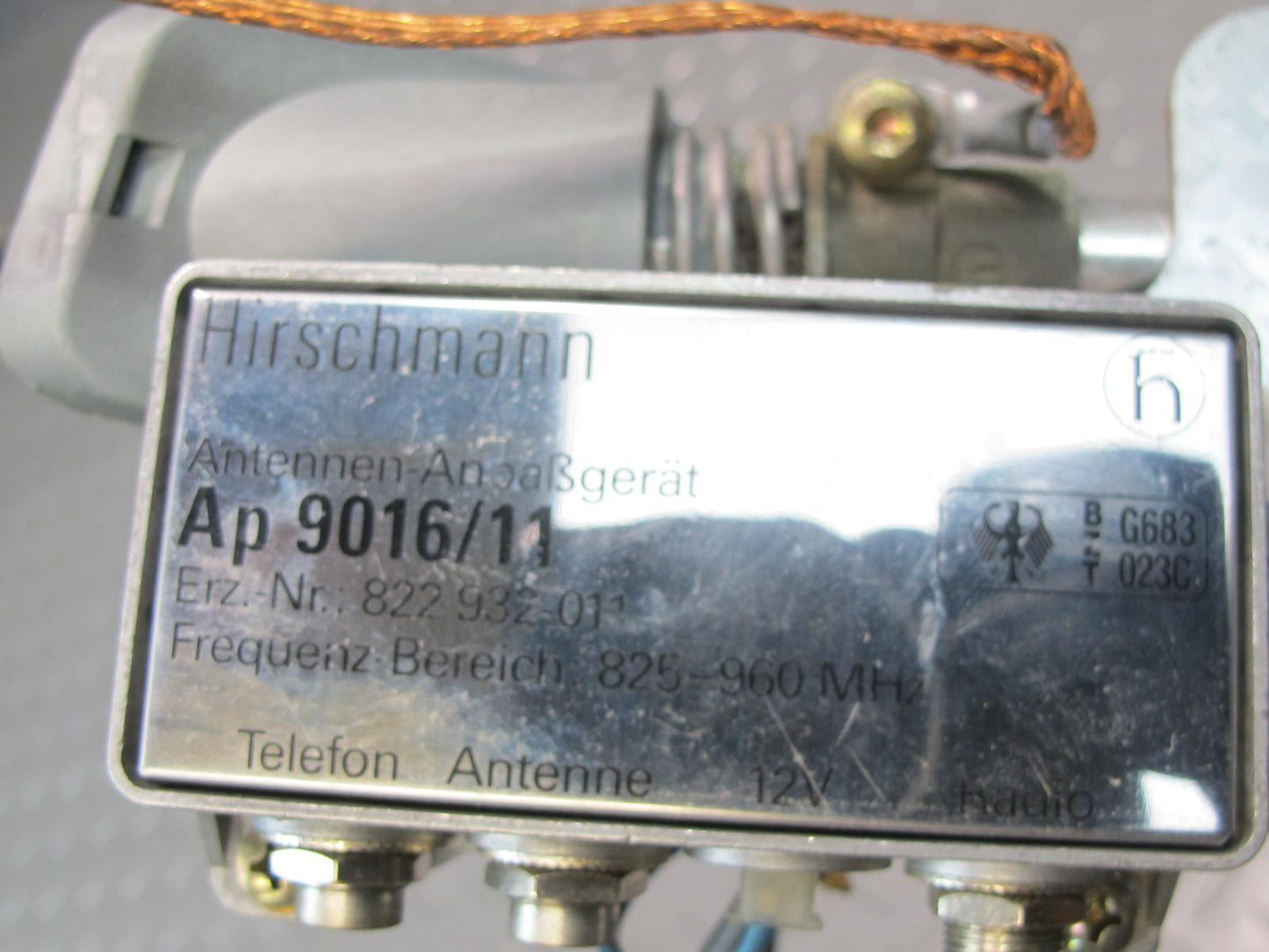 93-95 Mercedes W124 300D Chassis Power Antenna 2028202075 OEM