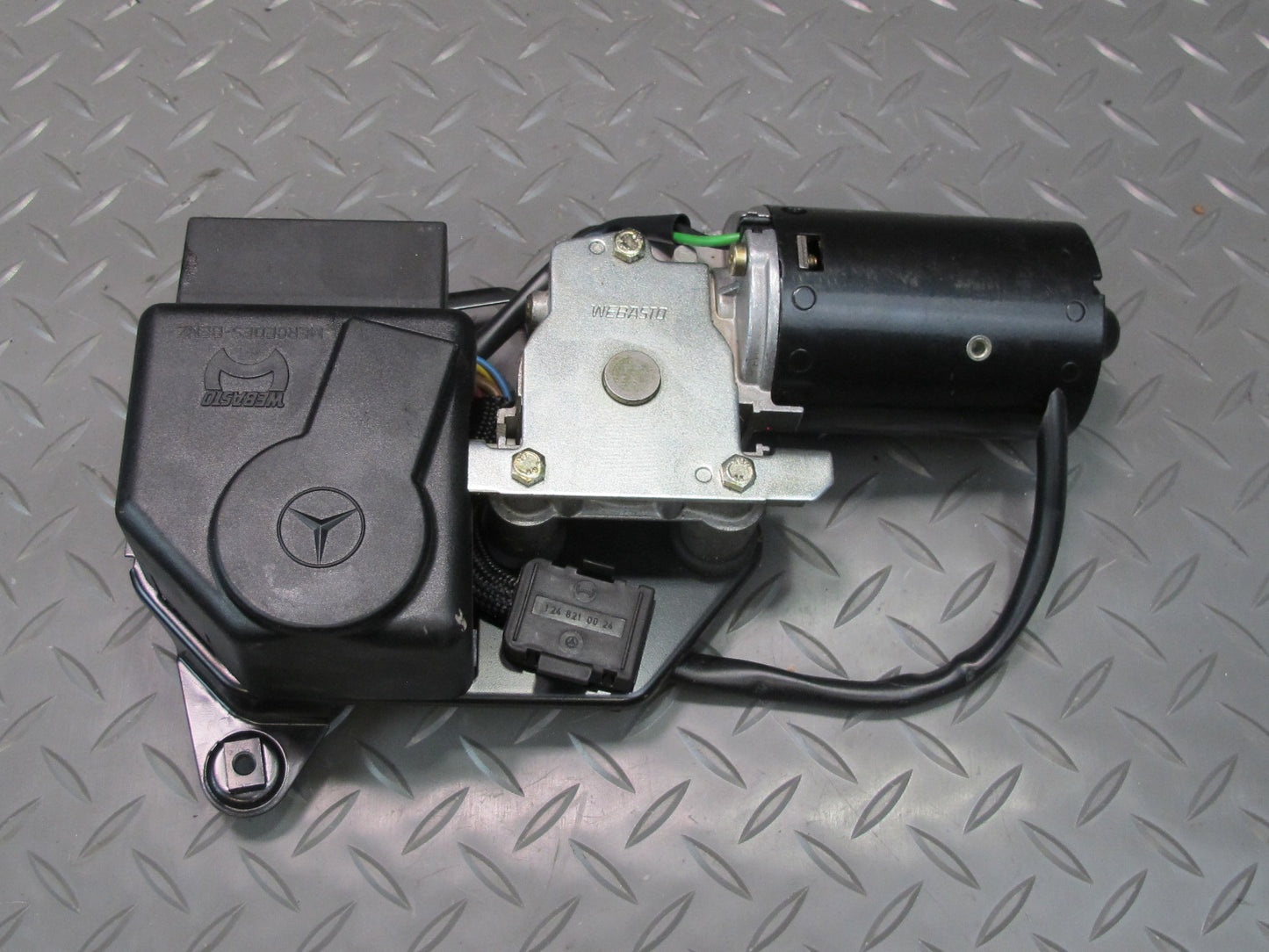 90-95 Mercedes W124 300D Sunroof Motor w Relay 1247800407 OEM