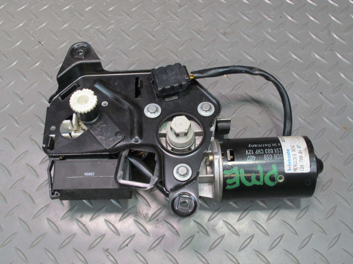 90-95 Mercedes W124 300D Sunroof Motor w Relay 1247800407 OEM