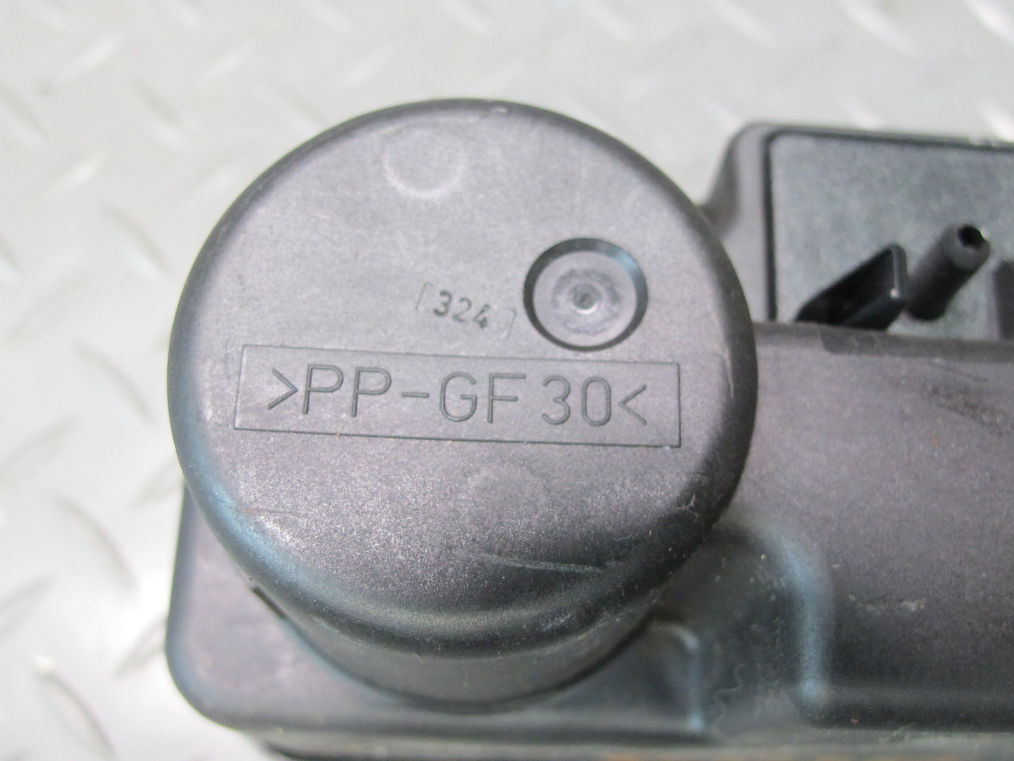 90-95 Mercedes W124 300D Central Door Lock Locking Vacuum Pump 1248001348 OEM