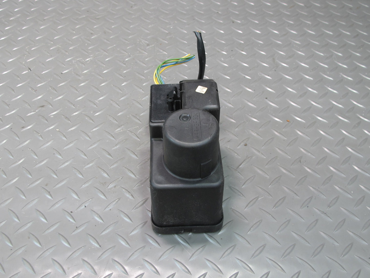 90-95 Mercedes W124 300D Central Door Lock Locking Vacuum Pump 1248001348 OEM