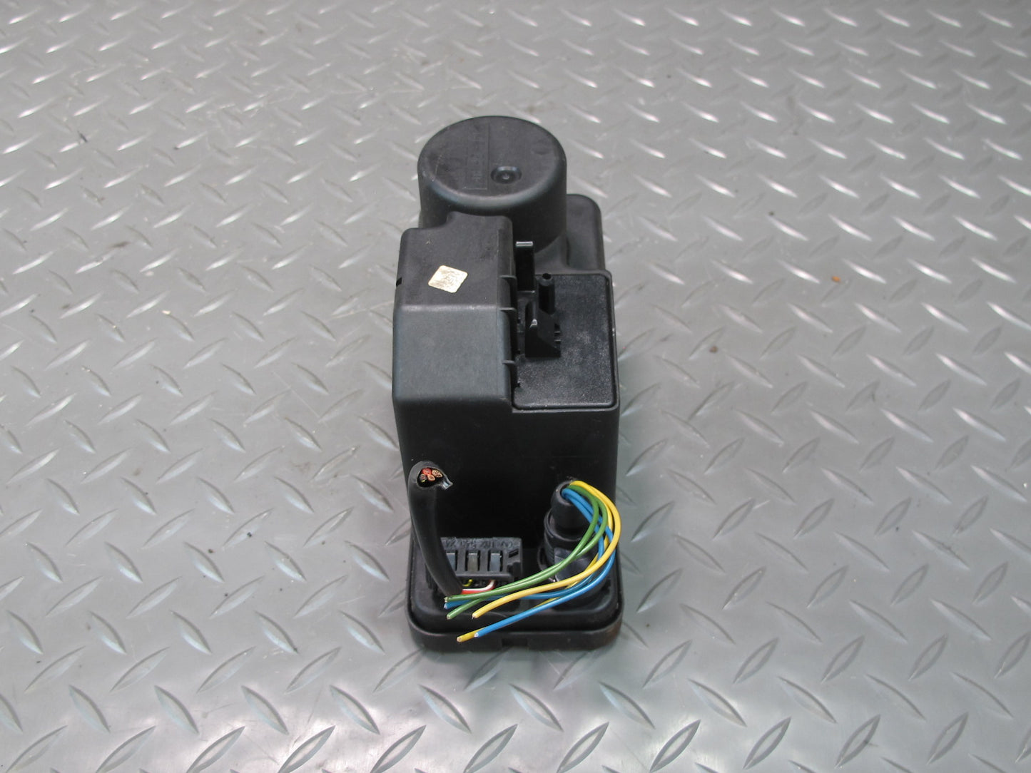 90-95 Mercedes W124 300D Central Door Lock Locking Vacuum Pump 1248001348 OEM