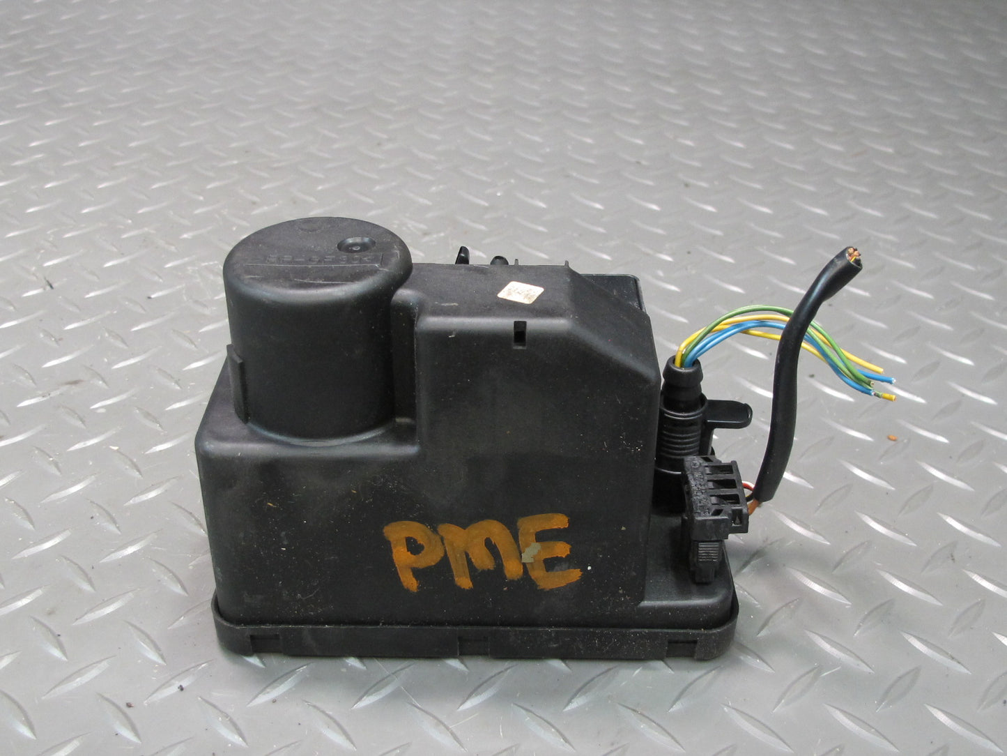 90-95 Mercedes W124 300D Central Door Lock Locking Vacuum Pump 1248001348 OEM