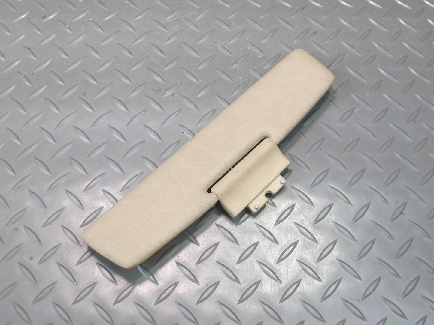 90-95 Mercedes W124 300D Front Center Sun Visor Beige OEM