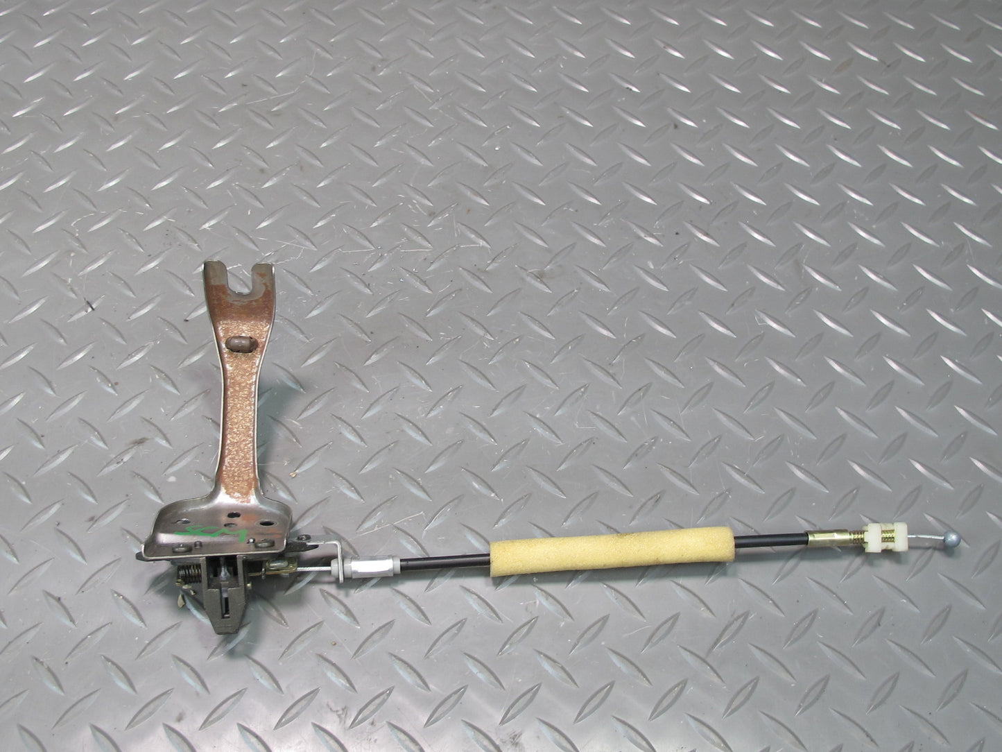 1992 Lexus UZZ30L SC300 SC400 Glove Box Lock Latch w Release Cable Assembly OEM