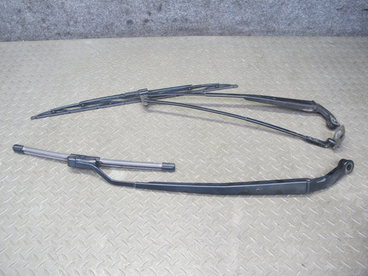 01-06 Lexus UCF30L LS430 Set of 2 Front Left & Right Wiper Arm OEM