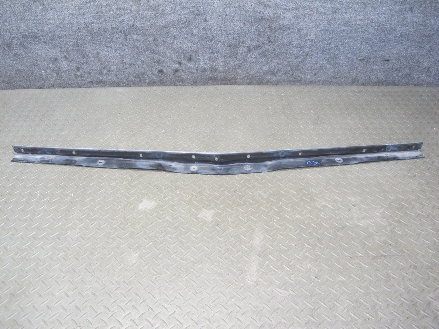 91-96 Chevrolet Corvette C4 Front Bumper Cover Center Retainer Bracket OEM