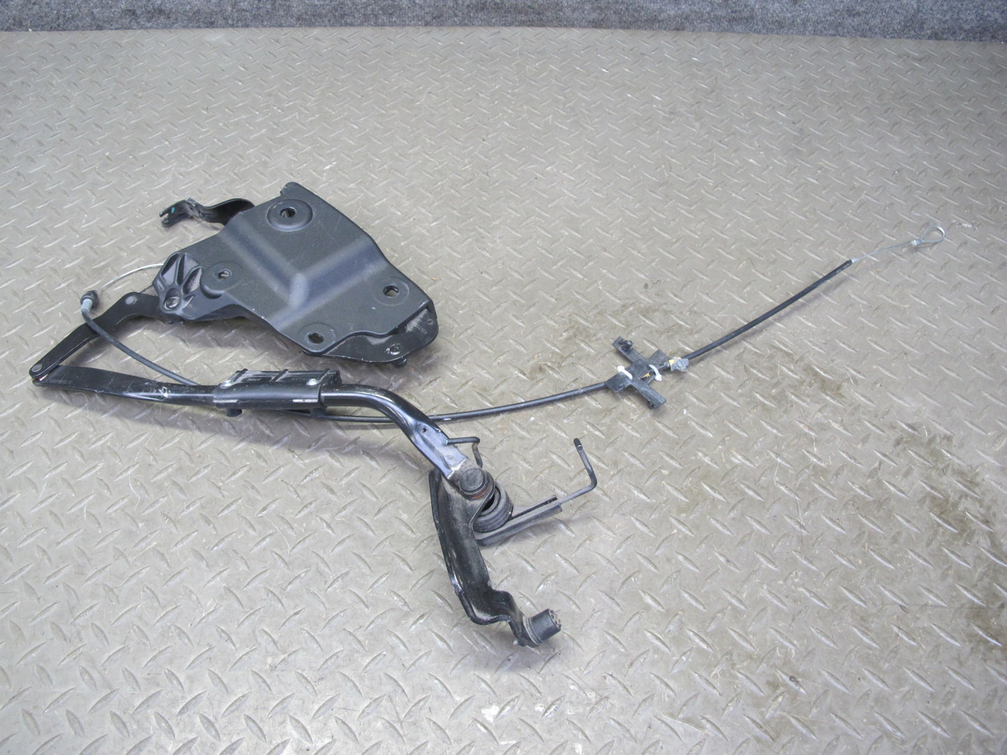 10-19 Nissan 370Z Z34 Convertible Set of 2 Rear Left & Right TOP Roof Hinge OEM