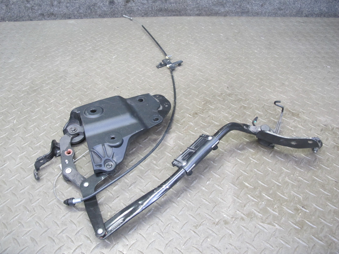 10-19 Nissan 370Z Z34 Convertible Set of 2 Rear Left & Right TOP Roof Hinge OEM