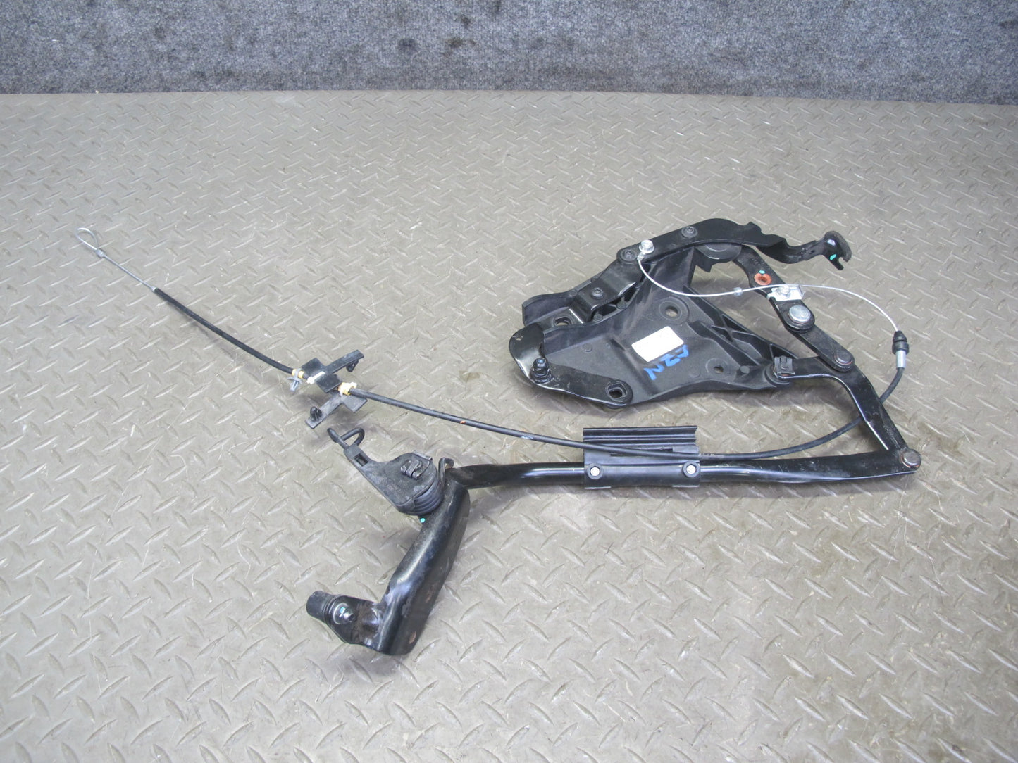 10-19 Nissan 370Z Z34 Convertible Set of 2 Rear Left & Right TOP Roof Hinge OEM