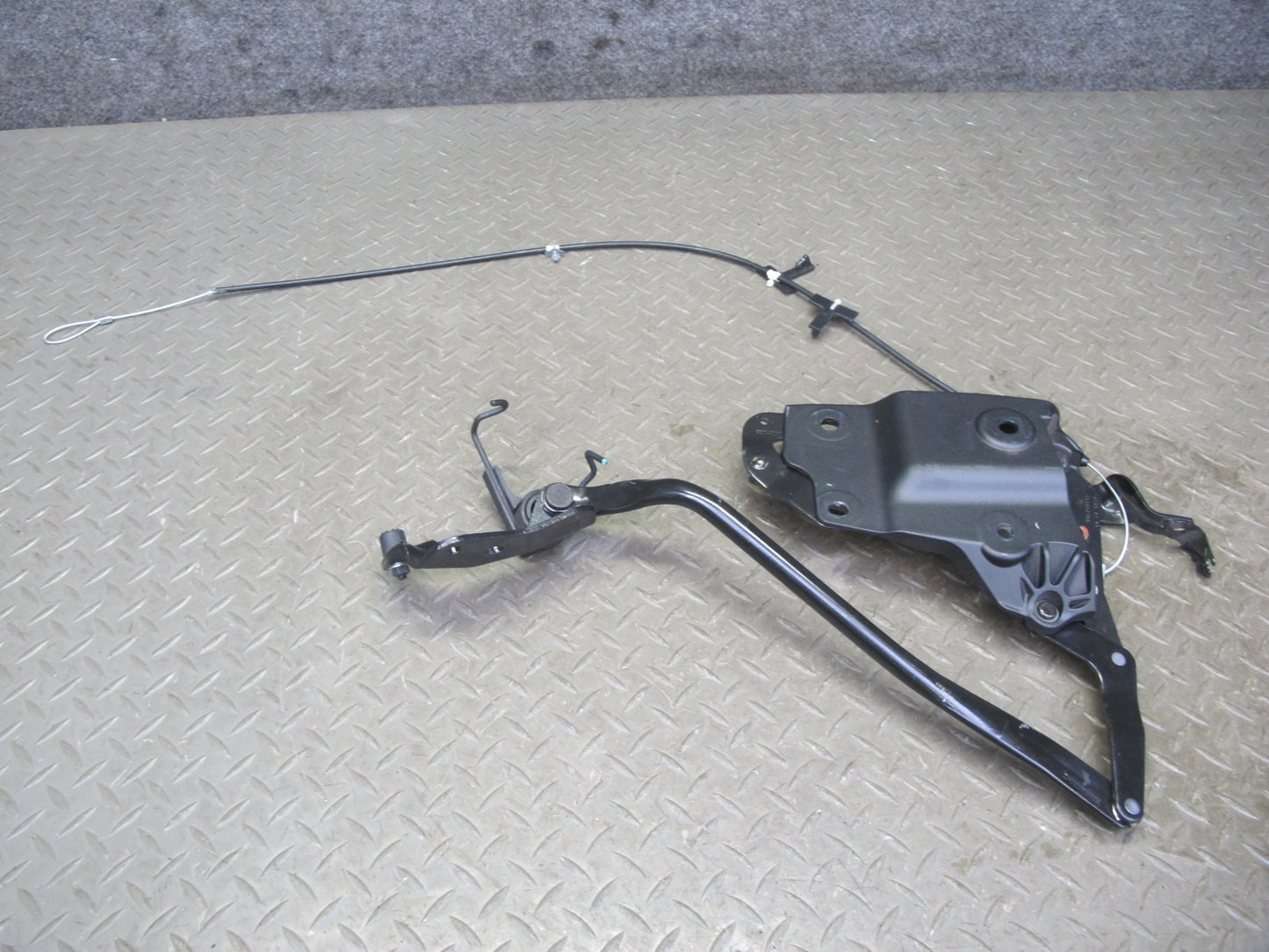 10-19 Nissan 370Z Z34 Convertible Set of 2 Rear Left & Right TOP Roof Hinge OEM