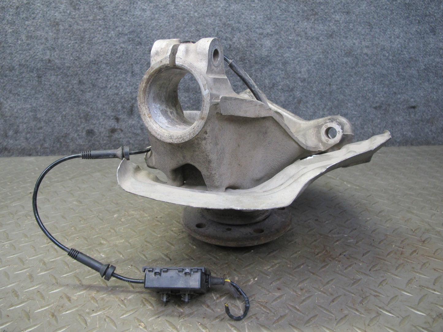 14-16 BMW F30 F31 F33 AWD Front Right Spindle Knuckle Wheel Hub Bearing OEM