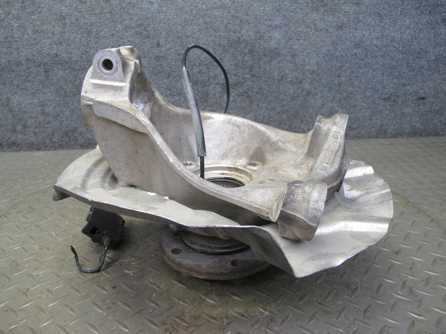 14-16 BMW F30 F31 F33 AWD Front Right Spindle Knuckle Wheel Hub Bearing OEM