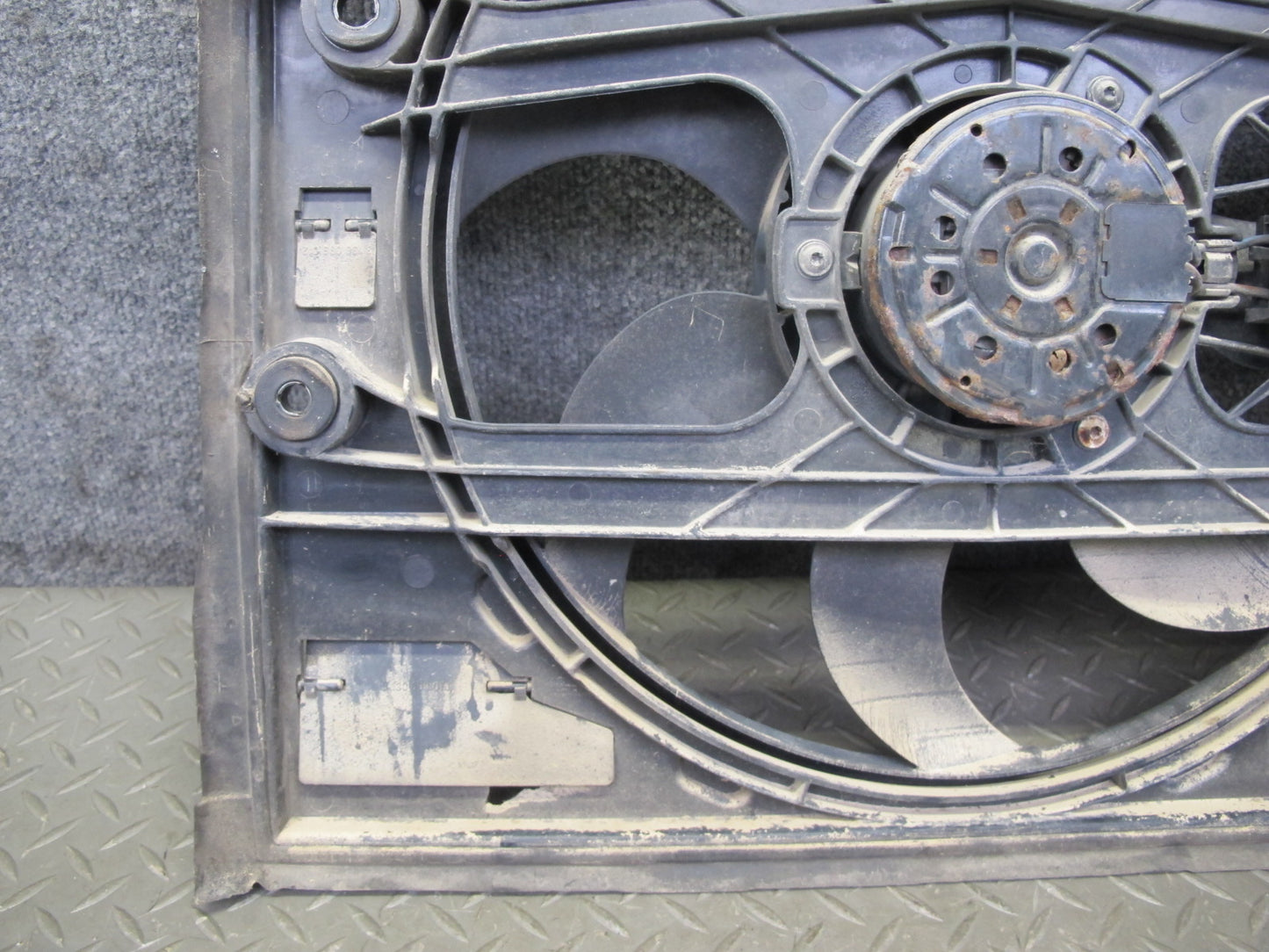 2001-2006 BMW E46 M3 S54 Engine A/C Auxiliary Pusher Electric Fan Shroud Assy