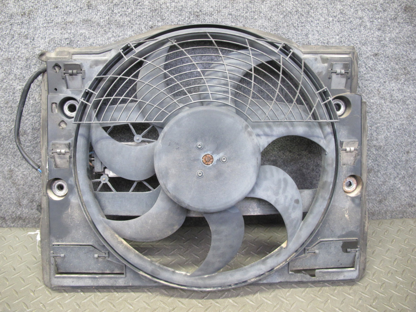 2001-2006 BMW E46 M3 S54 Engine A/C Auxiliary Pusher Electric Fan Shroud Assy