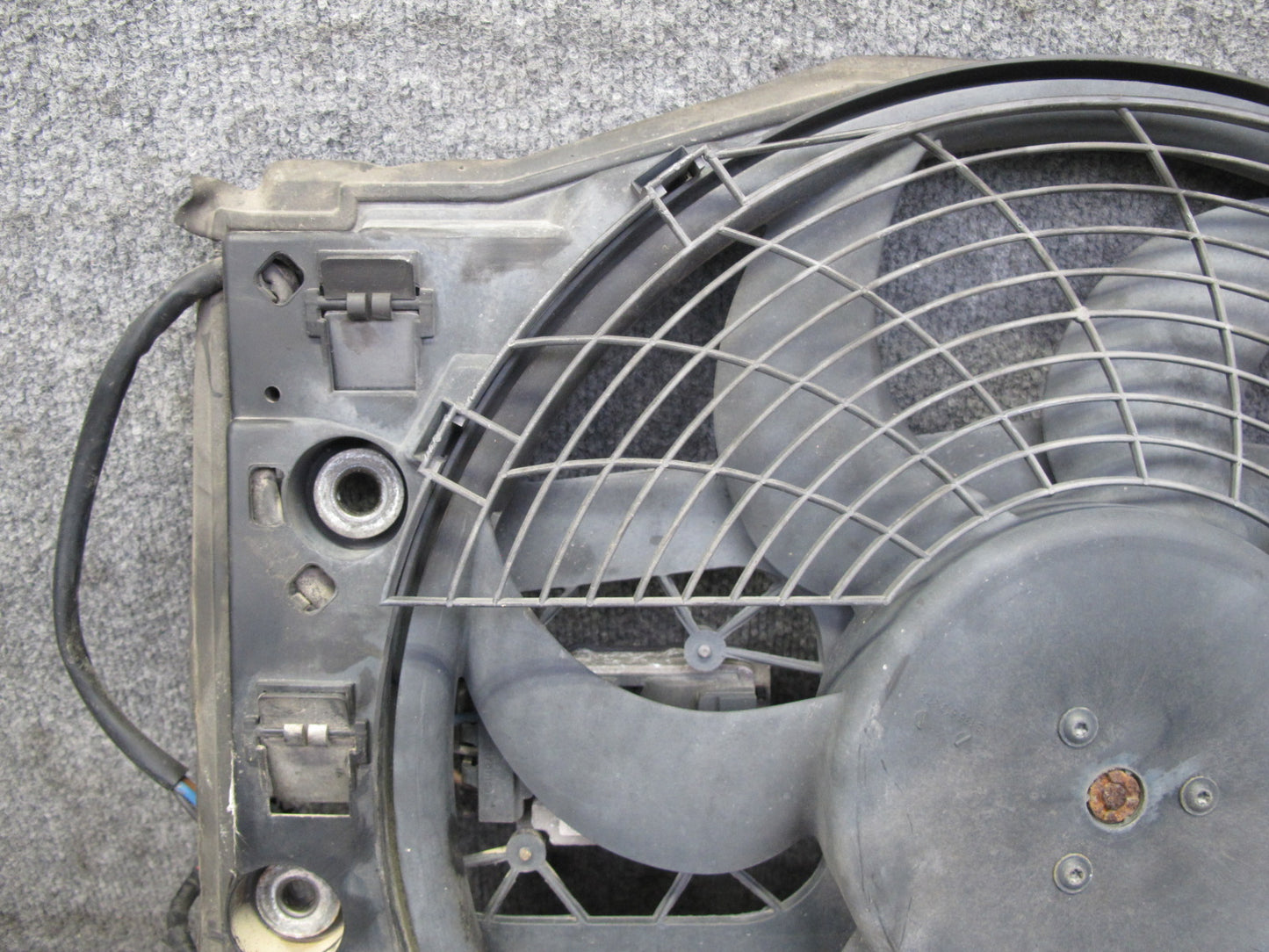 2001-2006 BMW E46 M3 S54 Engine A/C Auxiliary Pusher Electric Fan Shroud Assy