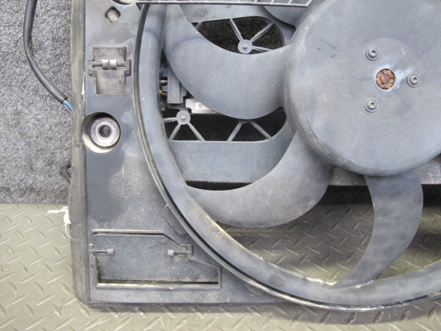 2001-2006 BMW E46 M3 S54 Engine A/C Auxiliary Pusher Electric Fan Shroud Assy