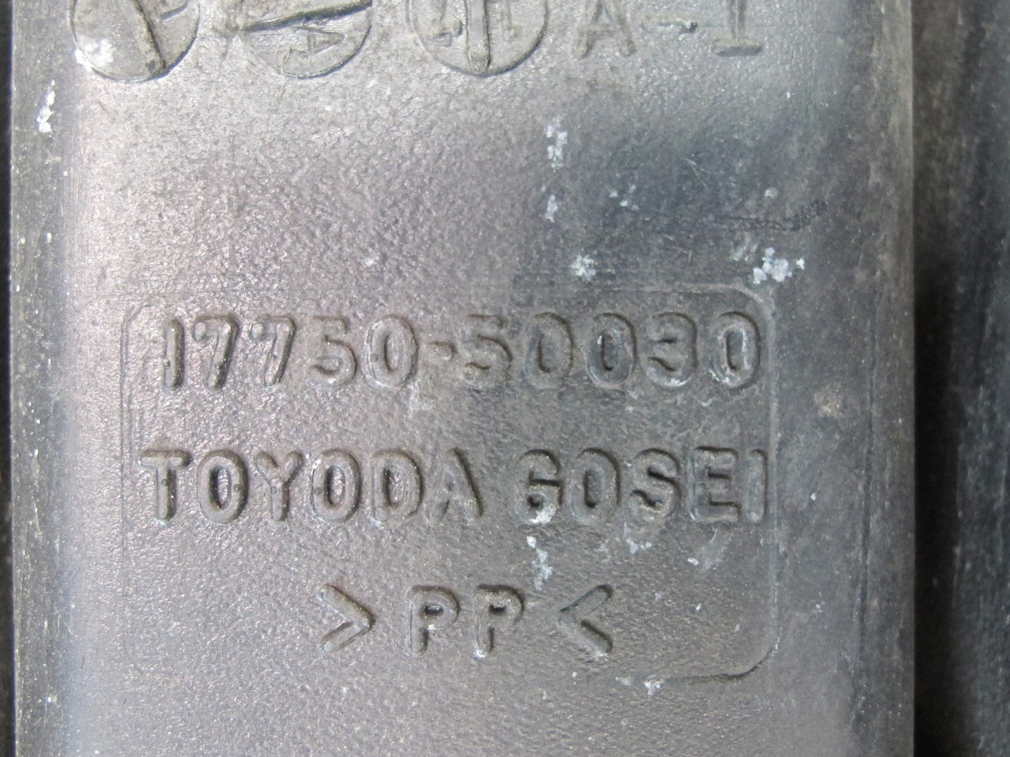 01-06 Lexus UCF30L LS430 Air Intake Cleaner Tube Pipe Duct 17750-50030 OEM