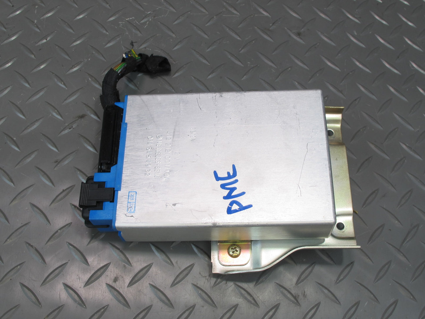 90-95 Mercedes W124 300D Cruise Control Module w Mount 0145454032 OEM