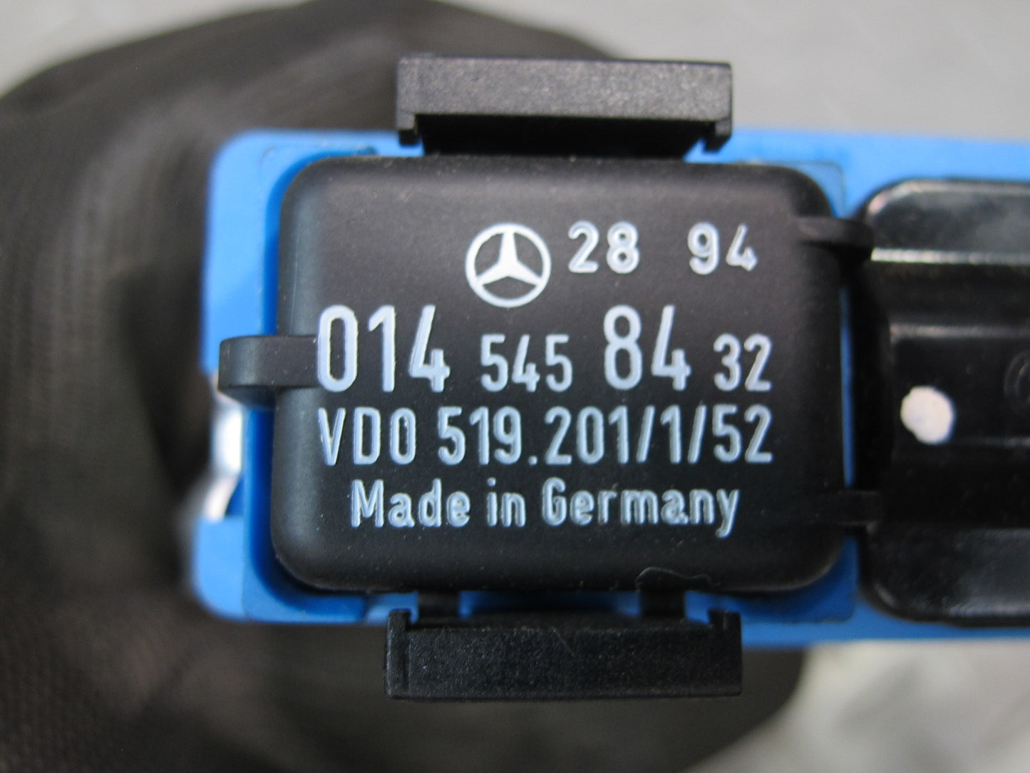 90-95 Mercedes W124 300D Cruise Control Module w Mount 0145454032 OEM